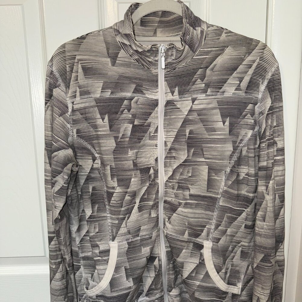 Reebok Women's Gray Patterned Zip-Up Jacket Size Large - Picture 6 of 10